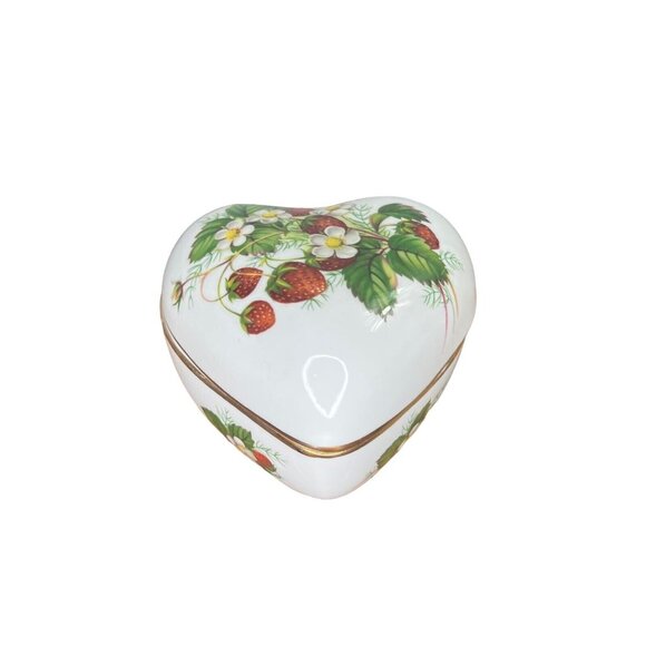Vgt Hammersley Heart Shaped Hand-painted Bone China Trinket Box Strawberries - Picture 1 of 14
